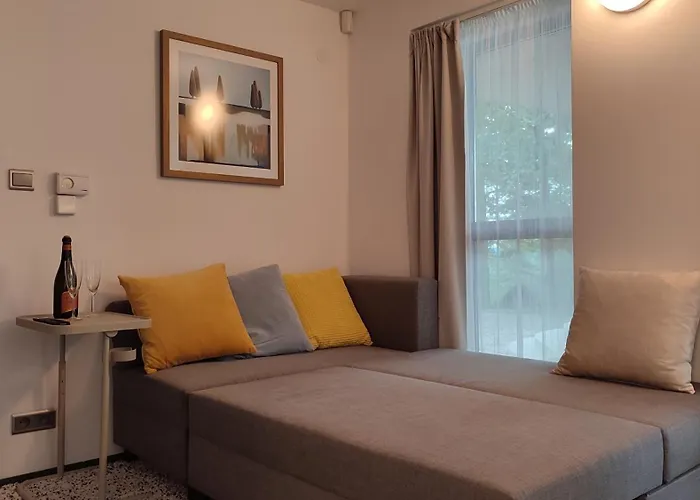 Briza, Vyhled Na Zamek